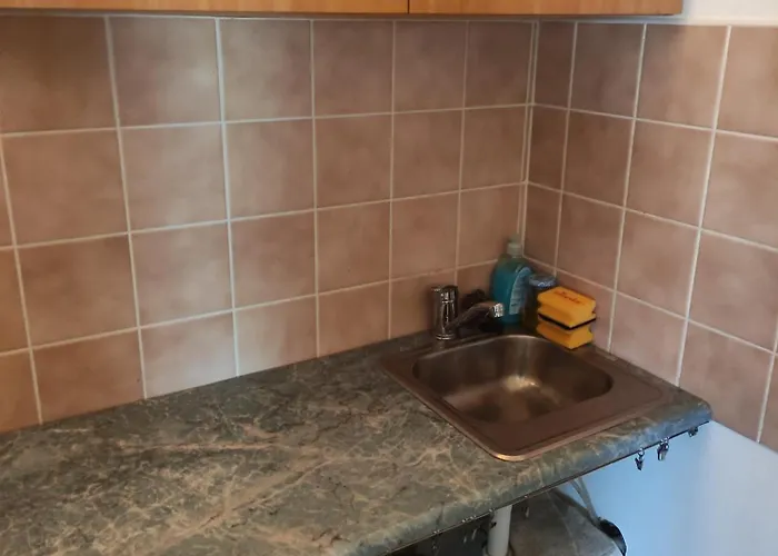 V Zastavce Horka u Stare Paky